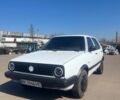 Белый Фольксваген Гольф, объемом двигателя 1.6 л и пробегом 300 тыс. км за 999 $, фото 1 на Automoto.ua
