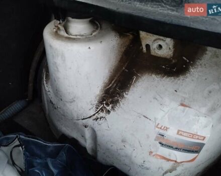 Белый Фольксваген Гольф, объемом двигателя 1.6 л и пробегом 298 тыс. км за 1250 $, фото 5 на Automoto.ua