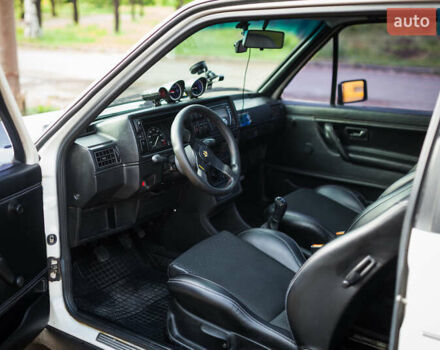 Білий Фольксваген Гольф, об'ємом двигуна 2 л та пробігом 2 тис. км за 10000 $, фото 39 на Automoto.ua