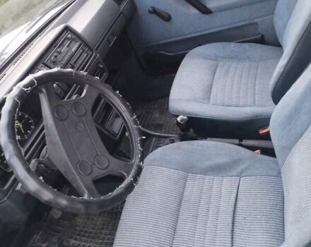 Белый Фольксваген Гольф, объемом двигателя 1.6 л и пробегом 298 тыс. км за 1250 $, фото 4 на Automoto.ua