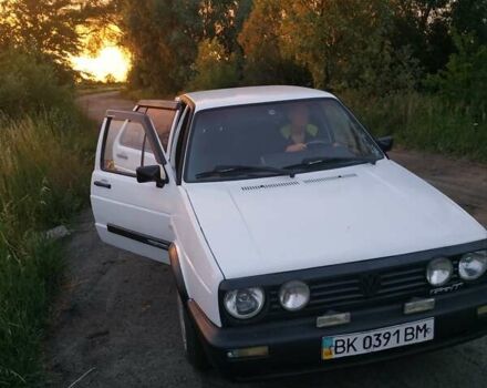 Белый Фольксваген Гольф, объемом двигателя 1.6 л и пробегом 500 тыс. км за 1950 $, фото 2 на Automoto.ua