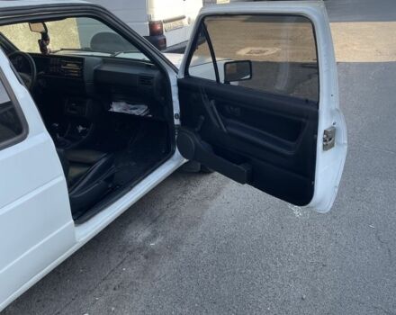 Белый Фольксваген Гольф, объемом двигателя 1.6 л и пробегом 80 тыс. км за 3200 $, фото 2 на Automoto.ua