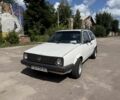 Белый Фольксваген Гольф, объемом двигателя 1.3 л и пробегом 300 тыс. км за 700 $, фото 1 на Automoto.ua