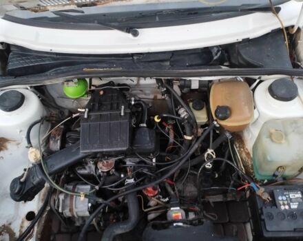 Белый Фольксваген Гольф, объемом двигателя 1.6 л и пробегом 321 тыс. км за 1250 $, фото 1 на Automoto.ua