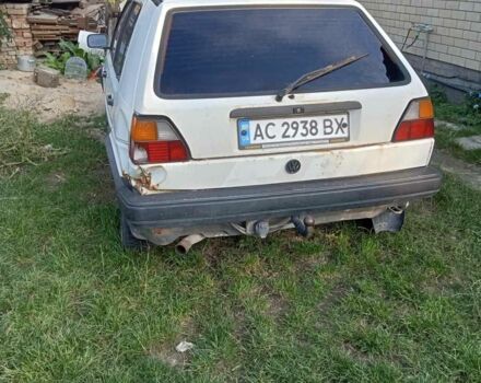 Белый Фольксваген Гольф, объемом двигателя 1.3 л и пробегом 200 тыс. км за 700 $, фото 1 на Automoto.ua