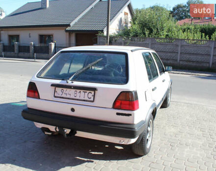 Белый Фольксваген Гольф, объемом двигателя 1.6 л и пробегом 333 тыс. км за 2500 $, фото 16 на Automoto.ua