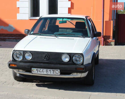 Белый Фольксваген Гольф, объемом двигателя 1.6 л и пробегом 333 тыс. км за 2500 $, фото 10 на Automoto.ua