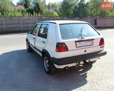 Белый Фольксваген Гольф, объемом двигателя 1.6 л и пробегом 333 тыс. км за 2500 $, фото 13 на Automoto.ua