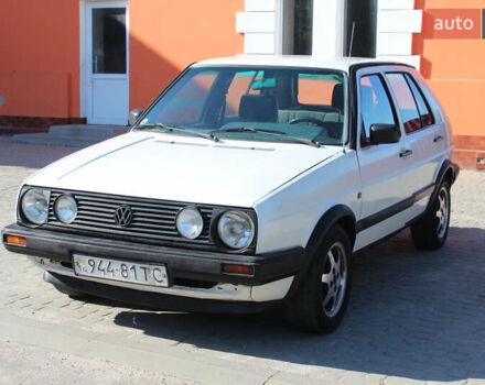 Белый Фольксваген Гольф, объемом двигателя 1.6 л и пробегом 333 тыс. км за 2500 $, фото 22 на Automoto.ua