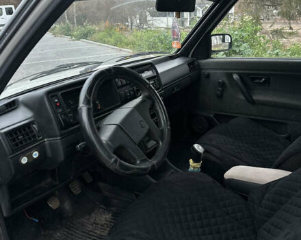 Белый Фольксваген Гольф, объемом двигателя 1.6 л и пробегом 225 тыс. км за 1150 $, фото 7 на Automoto.ua