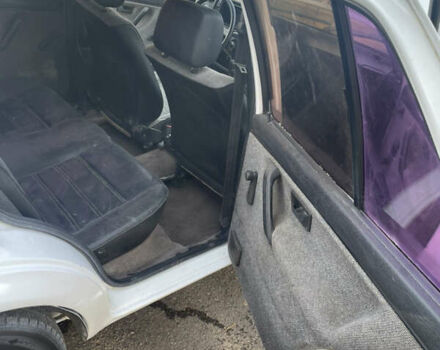 Білий Фольксваген Гольф, об'ємом двигуна 1.8 л та пробігом 400 тис. км за 750 $, фото 11 на Automoto.ua