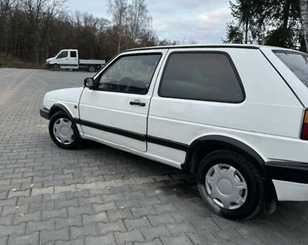 Белый Фольксваген Гольф, объемом двигателя 1.6 л и пробегом 225 тыс. км за 1150 $, фото 3 на Automoto.ua