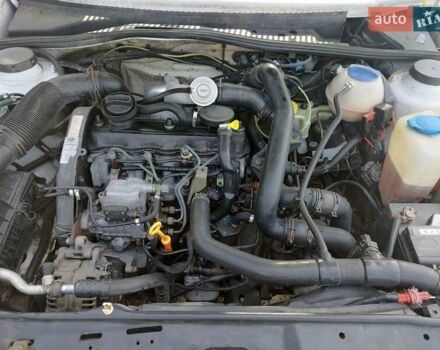 Белый Фольксваген Гольф, объемом двигателя 1.8 л и пробегом 100 тыс. км за 4200 $, фото 11 на Automoto.ua