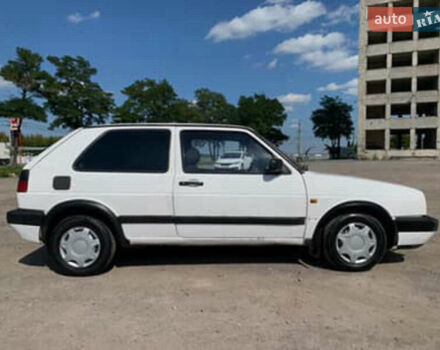 Белый Фольксваген Гольф, объемом двигателя 1.6 л и пробегом 278 тыс. км за 1000 $, фото 6 на Automoto.ua