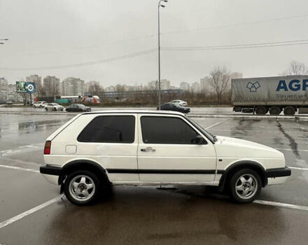 Белый Фольксваген Гольф, объемом двигателя 1.3 л и пробегом 325 тыс. км за 1300 $, фото 3 на Automoto.ua