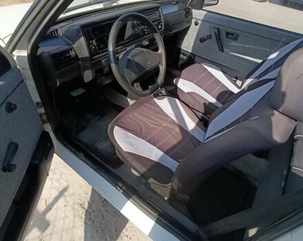 Білий Фольксваген Гольф, об'ємом двигуна 1.6 л та пробігом 351 тис. км за 1400 $, фото 5 на Automoto.ua
