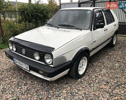 Белый Фольксваген Гольф, объемом двигателя 1.6 л и пробегом 339 тыс. км за 2750 $, фото 9 на Automoto.ua