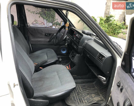 Белый Фольксваген Гольф, объемом двигателя 1.6 л и пробегом 339 тыс. км за 2750 $, фото 8 на Automoto.ua