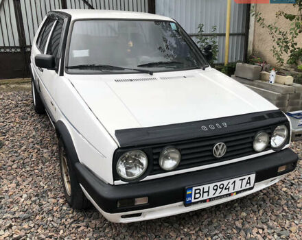 Белый Фольксваген Гольф, объемом двигателя 1.6 л и пробегом 339 тыс. км за 2750 $, фото 2 на Automoto.ua