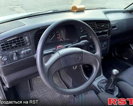 Белый Фольксваген Гольф, объемом двигателя 1.4 л и пробегом 250 тыс. км за 2000 $, фото 5 на Automoto.ua