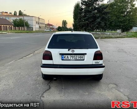 Белый Фольксваген Гольф, объемом двигателя 1.4 л и пробегом 250 тыс. км за 2000 $, фото 3 на Automoto.ua