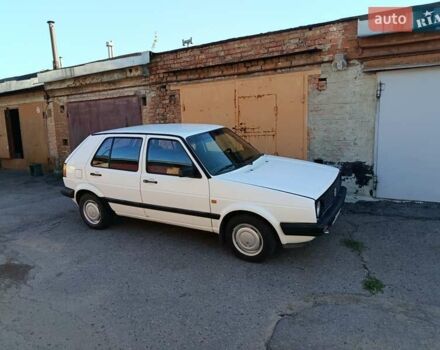 Белый Фольксваген Гольф, объемом двигателя 1.3 л и пробегом 237 тыс. км за 2000 $, фото 6 на Automoto.ua