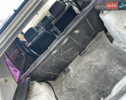 Белый Фольксваген Гольф, объемом двигателя 1.8 л и пробегом 400 тыс. км за 850 $, фото 12 на Automoto.ua