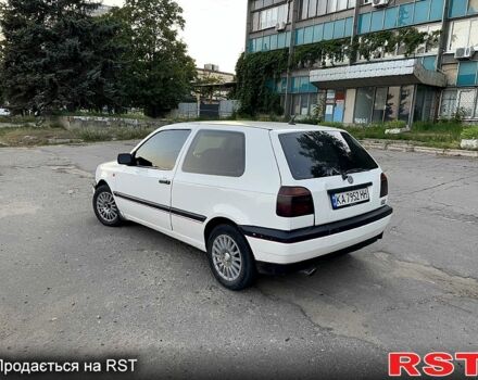 Белый Фольксваген Гольф, объемом двигателя 1.4 л и пробегом 250 тыс. км за 2000 $, фото 2 на Automoto.ua