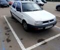 Белый Фольксваген Гольф, объемом двигателя 1.6 л и пробегом 294 тыс. км за 1800 $, фото 1 на Automoto.ua