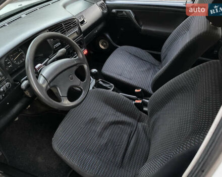 Белый Фольксваген Гольф, объемом двигателя 1.39 л и пробегом 200 тыс. км за 1350 $, фото 14 на Automoto.ua