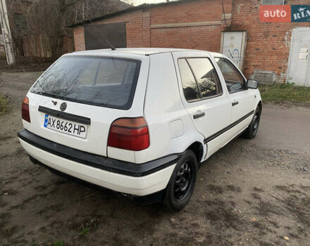 Белый Фольксваген Гольф, объемом двигателя 1.39 л и пробегом 200 тыс. км за 1350 $, фото 11 на Automoto.ua