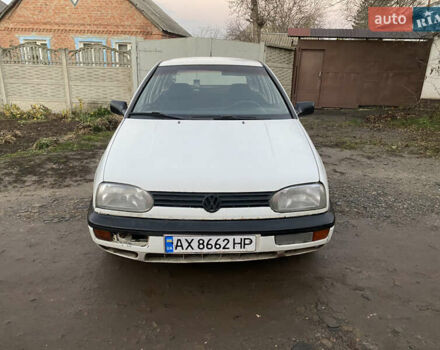 Белый Фольксваген Гольф, объемом двигателя 1.39 л и пробегом 200 тыс. км за 1350 $, фото 6 на Automoto.ua