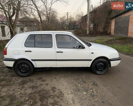 Белый Фольксваген Гольф, объемом двигателя 1.39 л и пробегом 200 тыс. км за 1350 $, фото 9 на Automoto.ua