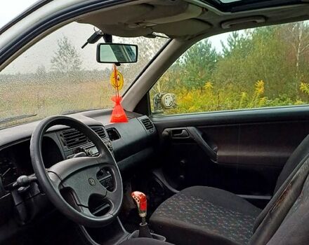 Білий Фольксваген Гольф, об'ємом двигуна 1.4 л та пробігом 240 тис. км за 1250 $, фото 3 на Automoto.ua