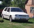 Белый Фольксваген Гольф, объемом двигателя 1.6 л и пробегом 270 тыс. км за 3150 $, фото 1 на Automoto.ua