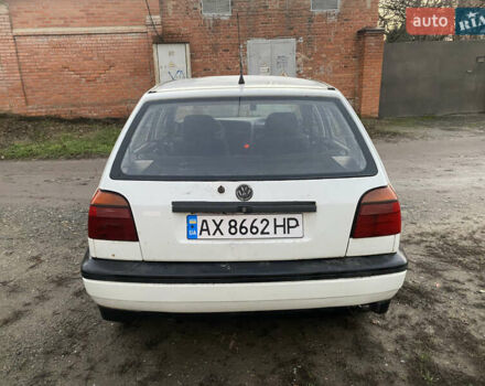 Белый Фольксваген Гольф, объемом двигателя 1.39 л и пробегом 200 тыс. км за 1350 $, фото 5 на Automoto.ua