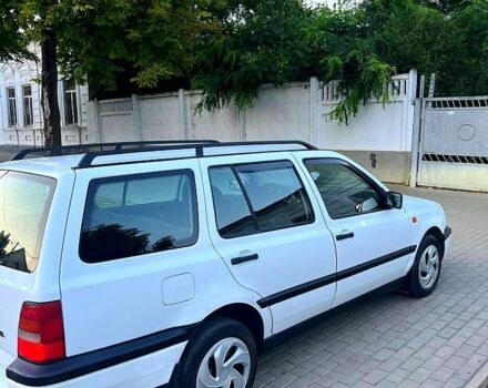 Белый Фольксваген Гольф, объемом двигателя 1.8 л и пробегом 200 тыс. км за 2300 $, фото 3 на Automoto.ua