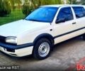 Белый Фольксваген Гольф, объемом двигателя 1.4 л и пробегом 300 тыс. км за 1500 $, фото 1 на Automoto.ua