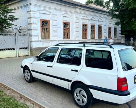 Белый Фольксваген Гольф, объемом двигателя 1.8 л и пробегом 200 тыс. км за 2300 $, фото 2 на Automoto.ua