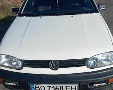 Білий Фольксваген Гольф, об'ємом двигуна 1.39 л та пробігом 93 тис. км за 2000 $, фото 7 на Automoto.ua