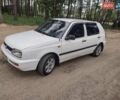 Белый Фольксваген Гольф, объемом двигателя 1.4 л и пробегом 70 тыс. км за 2000 $, фото 1 на Automoto.ua