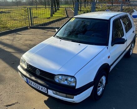 Белый Фольксваген Гольф, объемом двигателя 1.4 л и пробегом 280 тыс. км за 1800 $, фото 3 на Automoto.ua