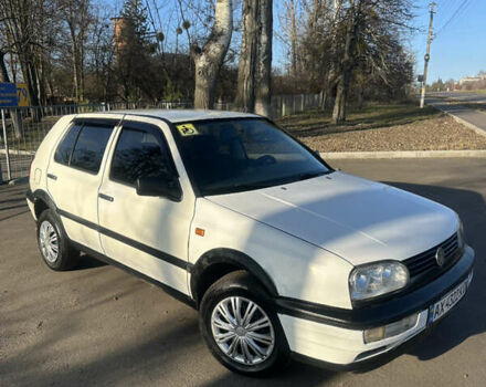 Білий Фольксваген Гольф, об'ємом двигуна 1.39 л та пробігом 280 тис. км за 1800 $, фото 4 на Automoto.ua