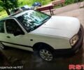 Белый Фольксваген Гольф, объемом двигателя 1.8 л и пробегом 288 тыс. км за 1600 $, фото 1 на Automoto.ua