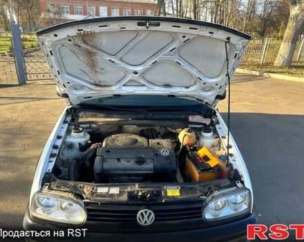 Белый Фольксваген Гольф, объемом двигателя 1.4 л и пробегом 280 тыс. км за 1800 $, фото 10 на Automoto.ua