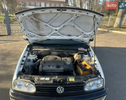 Білий Фольксваген Гольф, об'ємом двигуна 1.39 л та пробігом 280 тис. км за 1800 $, фото 11 на Automoto.ua
