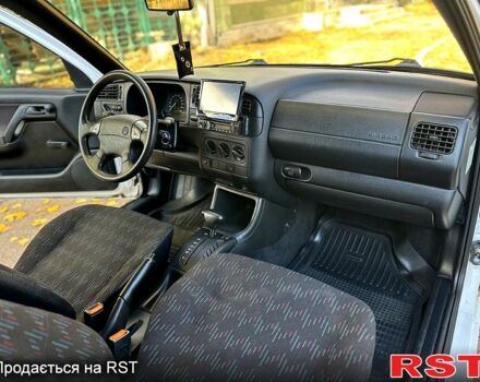 Білий Фольксваген Гольф, об'ємом двигуна 1.8 л та пробігом 216 тис. км за 3399 $, фото 12 на Automoto.ua