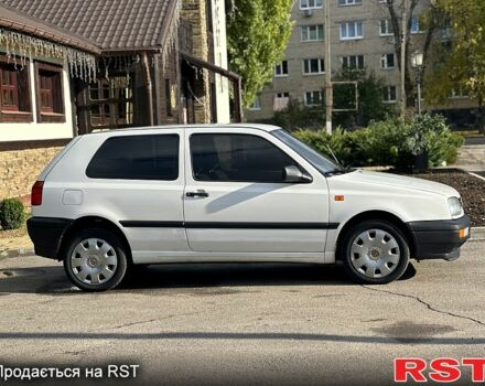 Білий Фольксваген Гольф, об'ємом двигуна 1.8 л та пробігом 216 тис. км за 3399 $, фото 5 на Automoto.ua
