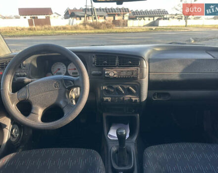 Білий Фольксваген Гольф, об'ємом двигуна 1.39 л та пробігом 280 тис. км за 1800 $, фото 10 на Automoto.ua