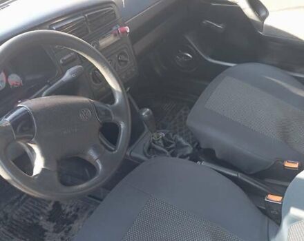 Білий Фольксваген Гольф, об'ємом двигуна 1.39 л та пробігом 93 тис. км за 2000 $, фото 5 на Automoto.ua